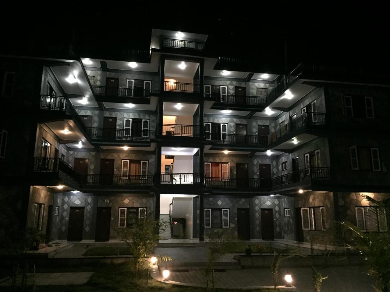 Hotel K2 Покхара Экстерьер фото