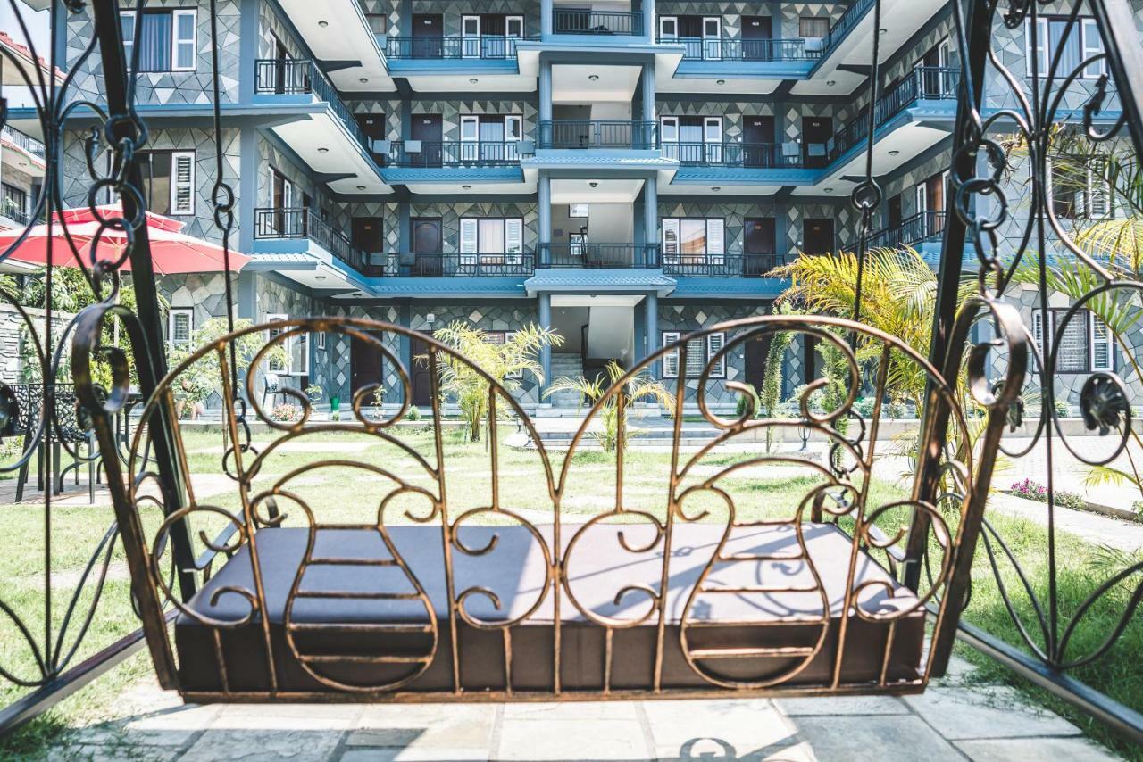 Hotel K2 Покхара Экстерьер фото