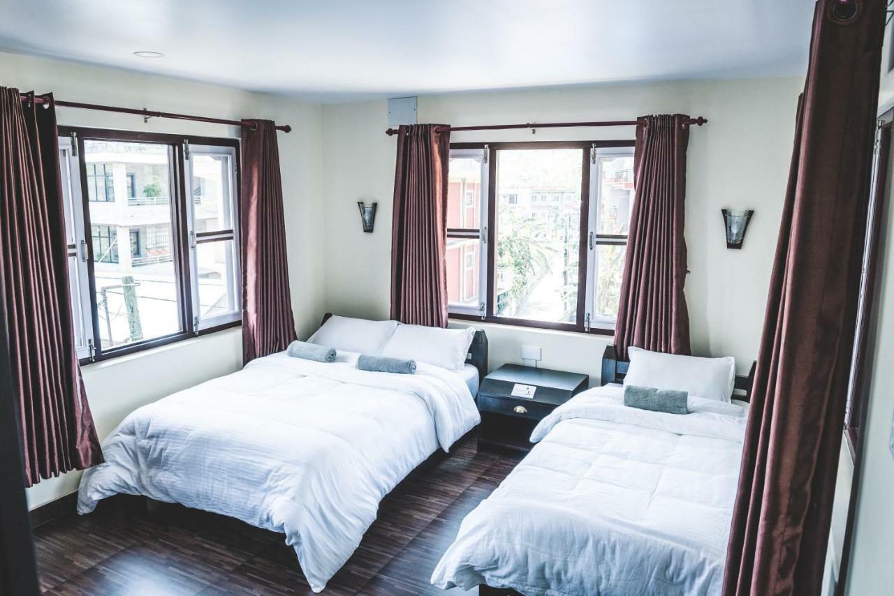 Hotel K2 Покхара Экстерьер фото
