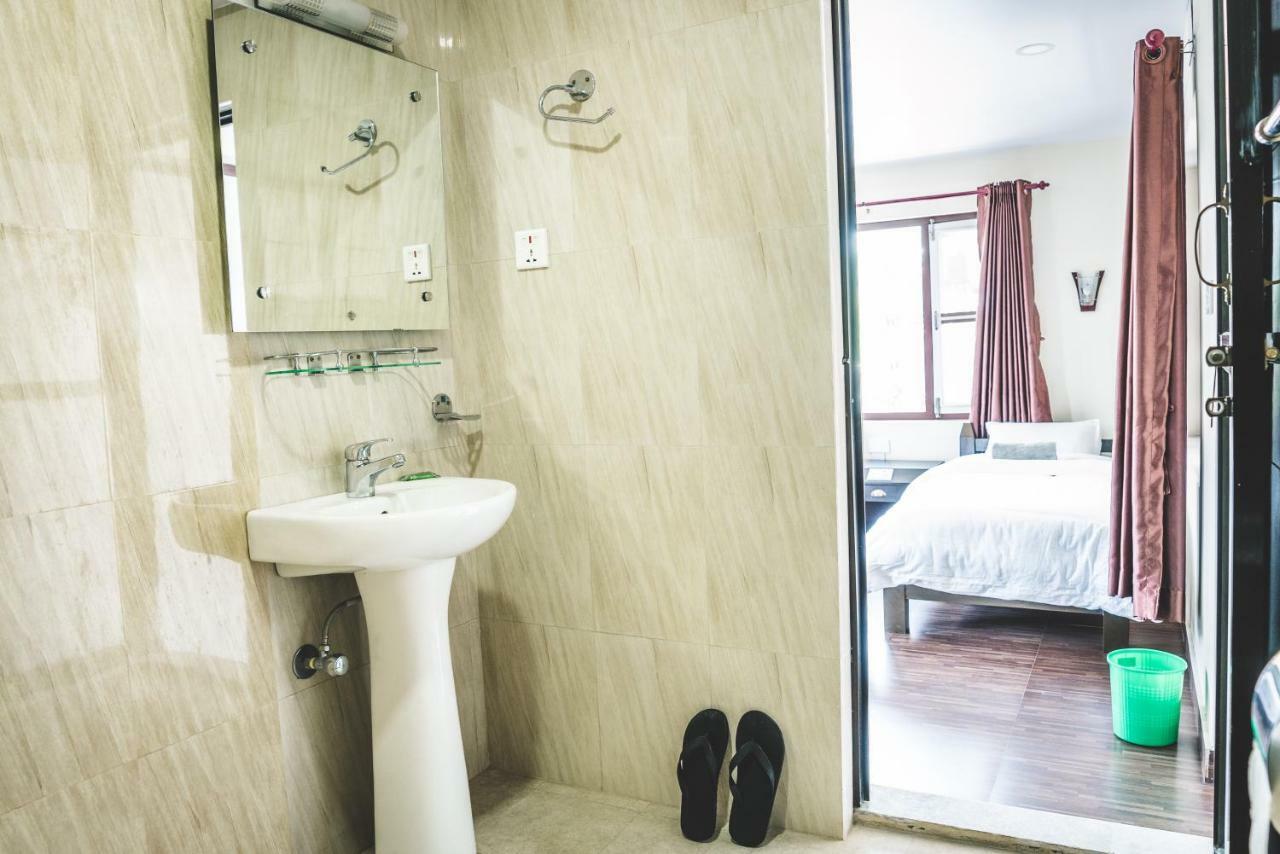 Hotel K2 Покхара Экстерьер фото