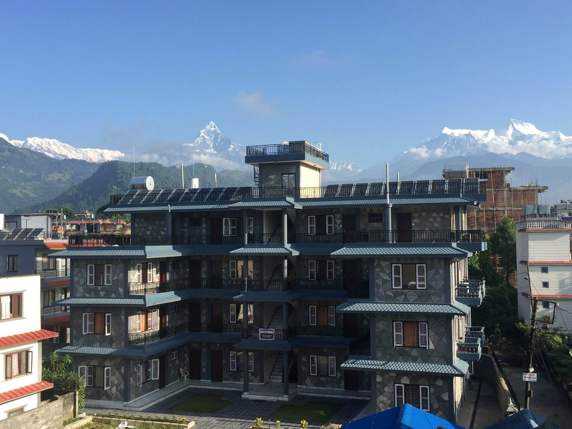 Hotel K2 Покхара Экстерьер фото